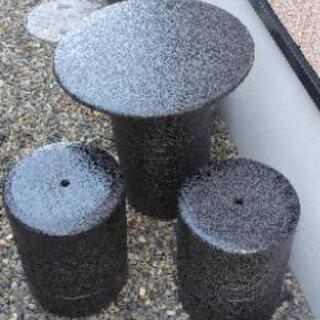 【ネット決済】ガーデンテーブル　ガーデンチェア×２　陶器製