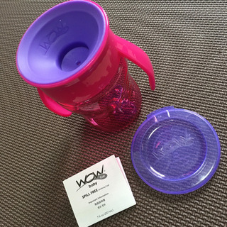 wowカップ　こぼれないコップ　ピンク　ほぼ未使用品