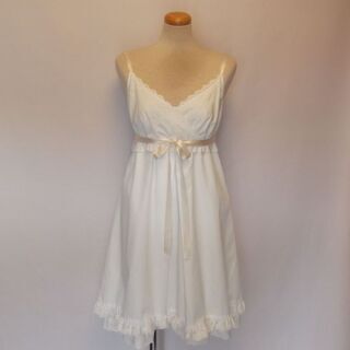 バーバリーブルーレーベル Burberry Blue Label ワンピース　白ホワイト サイズ38 M レディース レース　リボン　新品未使用タグ付き