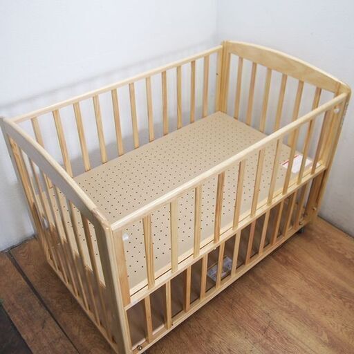 ベビーベッド　KATOJI　大き目サイズ  W124×D77×H92cm (GD37)