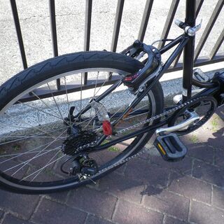 ちょい乗り　通勤通学に！　見た目は　ママチャリ　折りたためて便利で　クロスバイク並みに走ったり…
