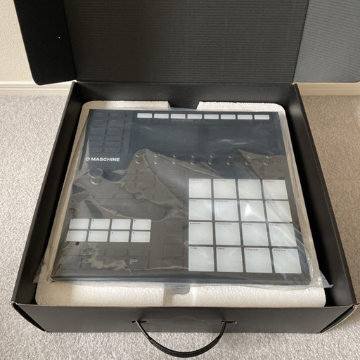 【新品同様】NATIVE INSTRUMENTS MASCHINE MK3