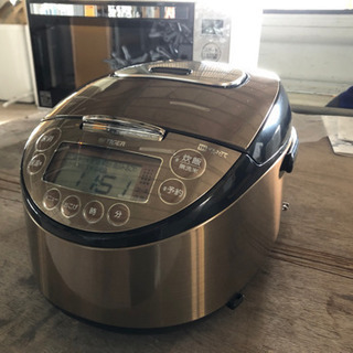 タイガー 炊飯ジャー JKT-M100 2021年製 新品同様