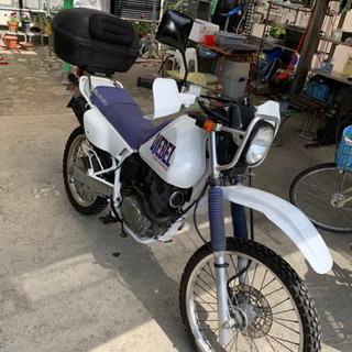 スズキ ジェベル125 ボックス付きの写真をアップしました。