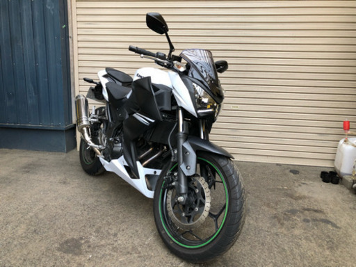 売却決定！　有難うございました。　カワサキ　Z250　入庫！！　2014年式　15000ｋｍ　白/黒