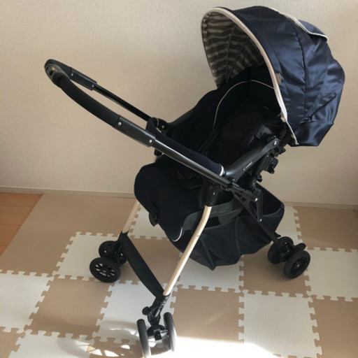 【値下げしました】コンビ　メチャカーゴ