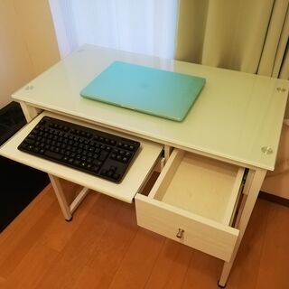お取り引き中 ガラス天板の白デスク キーボード用スライド付き 机 パソコン机 学習デスク 学習机 勉強机 Pcデスク Pc机 事務机 事 Qxgkk359 御幣島のテーブル パソコンデスク の中古あげます 譲ります ジモティーで不用品の処分