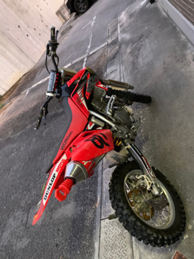 CRF150rスモール 07 不具合多数 高額取引のためただいま運営に、身分証の確認をしておりますので確認が終わり次第直ぐに返信します。