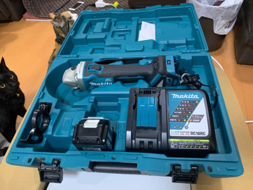 マキタ　GA412DRG 充電式ディスクグラインダ