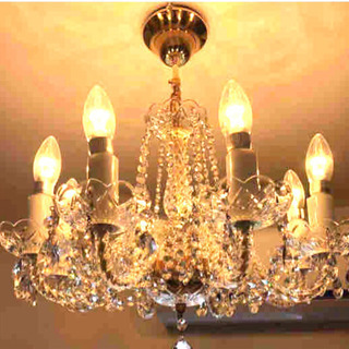 ♥️ ヨ一ロッパ製品♥️シャデリア【８灯 】❣️ 大阪市内だったら配達無料❣️それ以外は相談です❣️