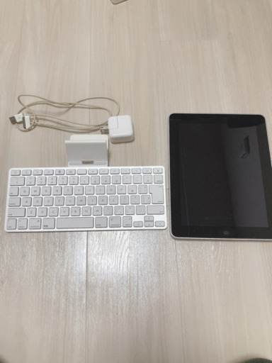 【初代　iPad】キーボード付き