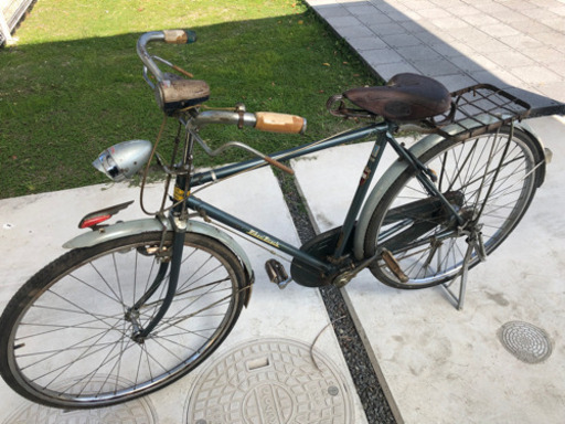 レトロ自転車（車輪、ハンドル、フレーム等サビあり