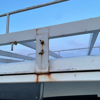 ハイエース200系のリーフキャリアです！