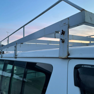 ハイエース200系のリーフキャリアです！