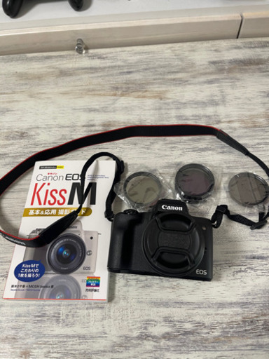 Canon  一眼レフ　ミラーレス   EOS kiss  M