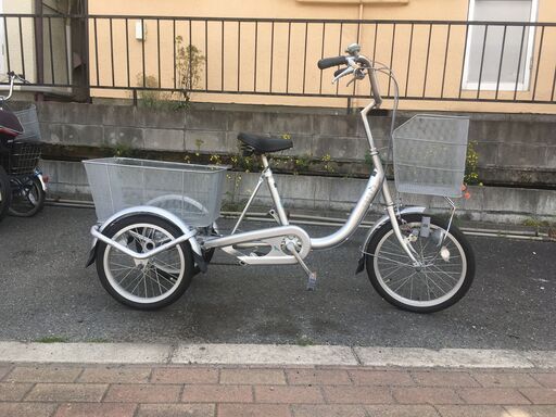 整備済み　美品　3輪車　大型カゴ　低床タイプ　自転車