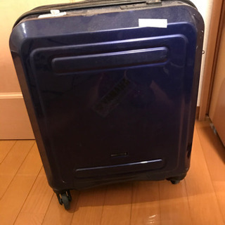 スーツケース→引き渡し先決定済み
