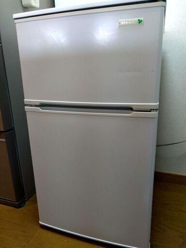 受け渡し決まりました！ノンフロン冷凍冷蔵庫90L YRZ-C09B1