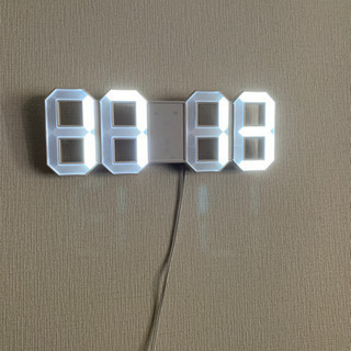 LEDデジタル時計◾️壁掛けでも置き時計でもOK