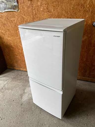 I2409　シャープ冷蔵庫　137L　2020年