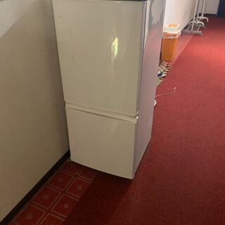SHARP製冷蔵庫(2013年、137L)