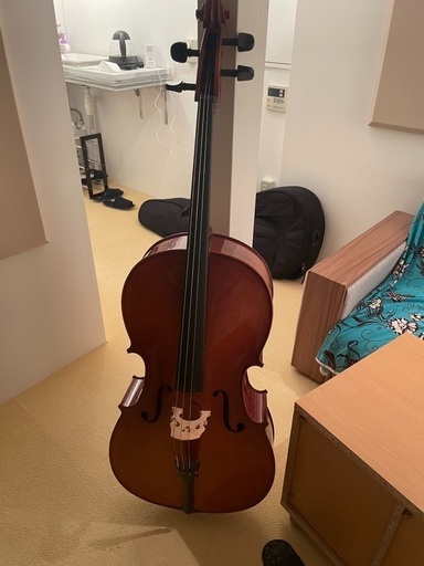 チェロ　楽器