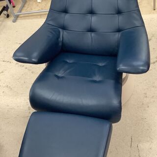 カリモク ザ・ファースト リクライニングチェア オットマン付き ブルー【ユーズドユーズ名古屋天白店】 J755