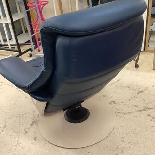 カリモク ザ・ファースト リクライニングチェア オットマン付き ブルー【ユーズドユーズ名古屋天白店】 J755