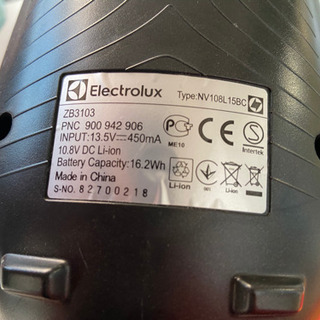 【1円】Electrolux コードレス掃除機 NV108L15