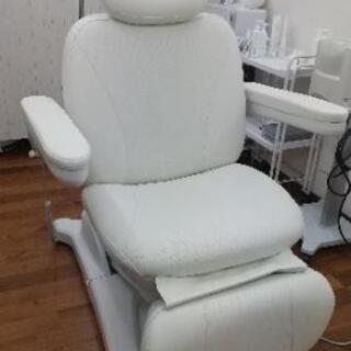 専用 電動フェイシャルベッド（ヒーター付き）First Class ホワイト色 電動フェイシャルベッド First Class 長さ179cm×幅61cm×高さ61