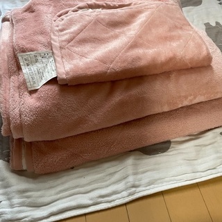 used 美品　冬物　ピンク毛布生地のカバー敷きパット、枕カバー