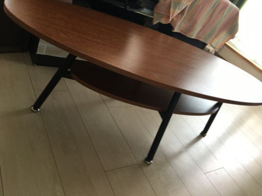 茶色　おしゃれなテーブル