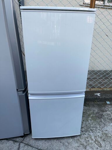 GW中も■都内近郊無料で配送、設置いたします■2015年製 つけかえどっちもドア 冷蔵庫 シャープ SJ-D14A-W■SHA02