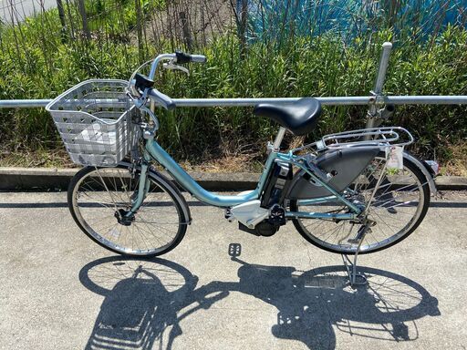 感謝セール 整備済新基準良品BRIDGESTONE ASSISTA 8.9AH 充電器、鍵付 LED 電動アシスト自転車Ｗ26