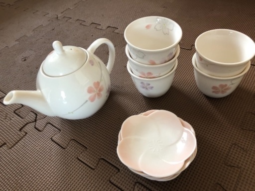 値下げしました！未使用　急須と湯呑みとソーサセット