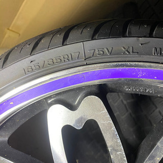 17インチのアルミ・タイヤセットです。