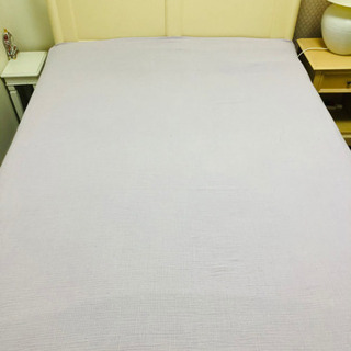 ローラアシュレイ    ダブルベッドフレームのみ