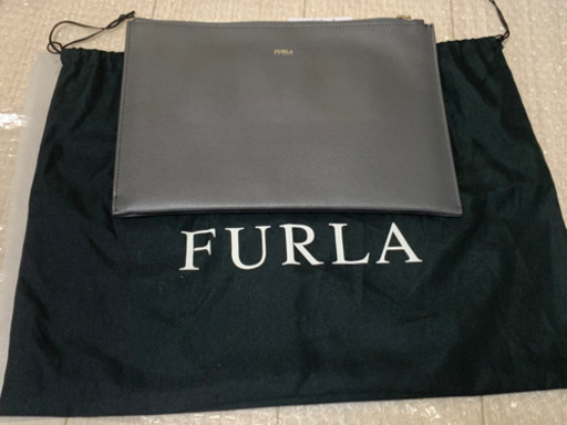 【新品未使用】FURLAクラッチバッグ　レザー