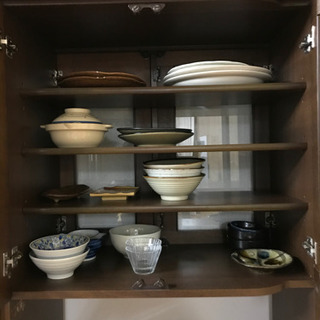食器棚（高さ197cm×奥行47cm×幅118cm）