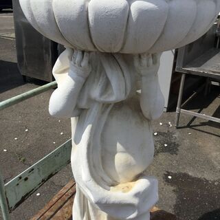 [高級]フラワースタンド 花台 高台 飾台 ガーデニング 天使 人物 石像 子供 庭 玄関 高級]フラワースタンド 花台 高台 飾台 ガーデニング 天使 人物 石像