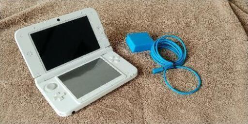 Nintendo 3DSLL 白 充電器付 6000 円