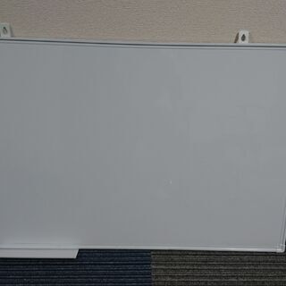  [美品] PLUS 壁掛けホワイトボード 900×600mm ...