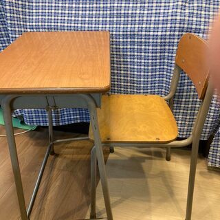 学校の机と椅子セット「０２０番」