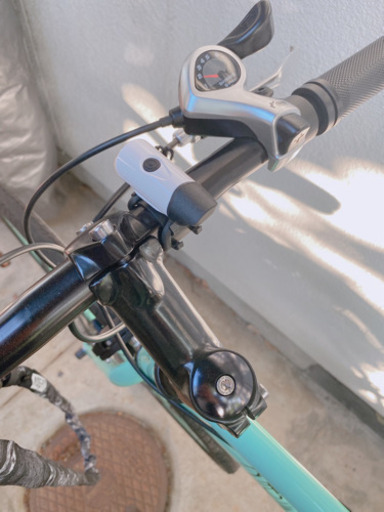 お引き取り決定】クロスバイク(鍵、ライト付)