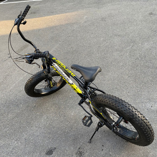 ファットバイク　20インチ　ブラック×イエロー
