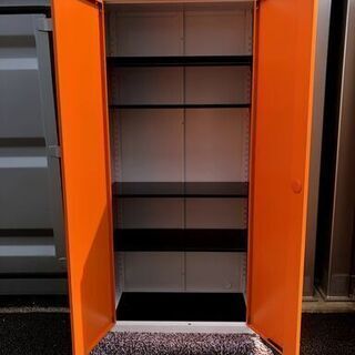 美品！書庫 キャビネット(鍵付) 金庫メーカーで頑丈 ラスト1個 インポート