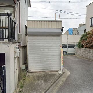 【トランクルーム・駐車場・資材置き場】シャッター付きガレー...