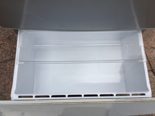 ■配達します。■サンヨー　3ドア冷凍冷蔵庫　255L SR-261T 2010年製
