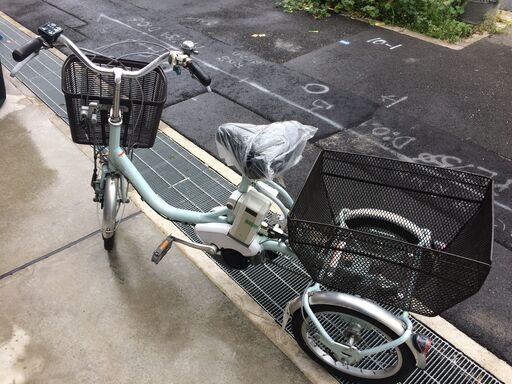 地域限定送料無料 ヤマハ パスワゴン 三輪車 新基準 12,8AH 水色