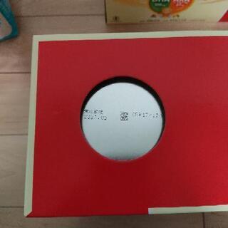 赤ちゃん用粉ミルク、オムツ(粉ミルク1缶追加しました)